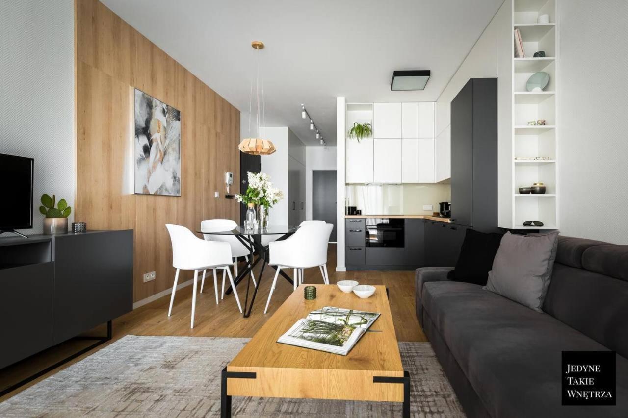 Luxury Apartments Mennica Residence With Parking Варшава Экстерьер фото