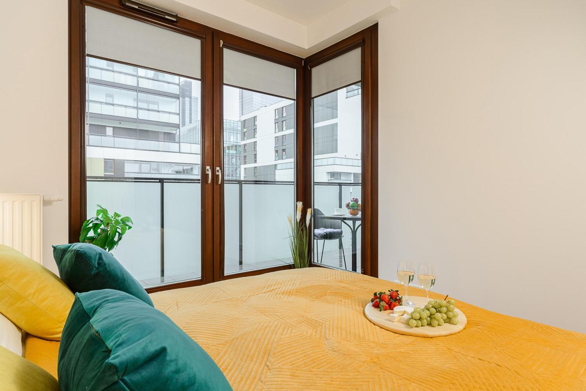 Luxury Apartments Mennica Residence With Parking Варшава Экстерьер фото