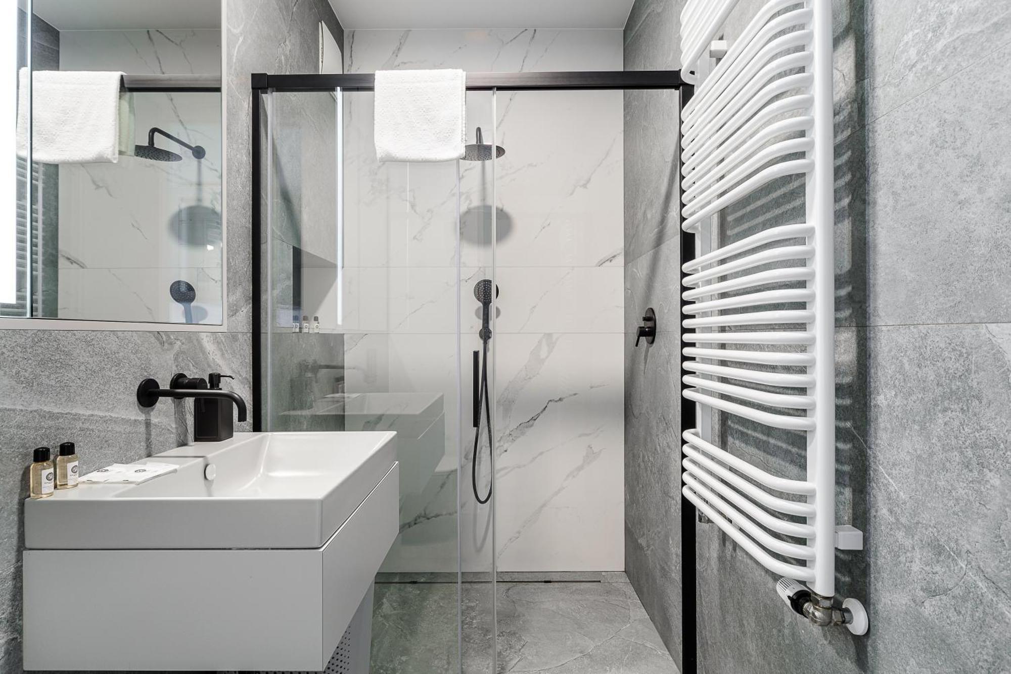 Luxury Apartments Mennica Residence With Parking Варшава Экстерьер фото